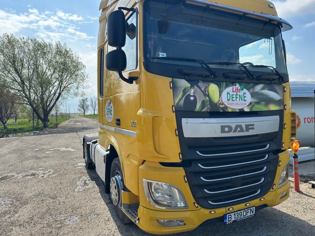 Yellow Life Defne tractor unit